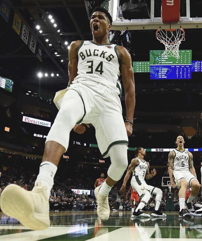 抢下前场篮 抢下前场篮